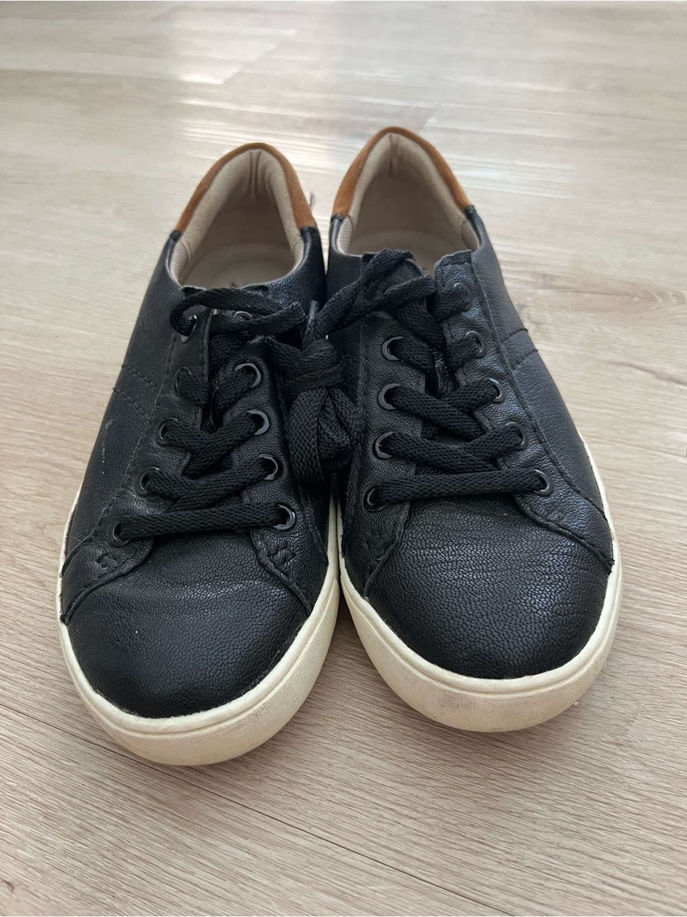 Naturalizer Morrison Sneakers - Picture 2 of 9